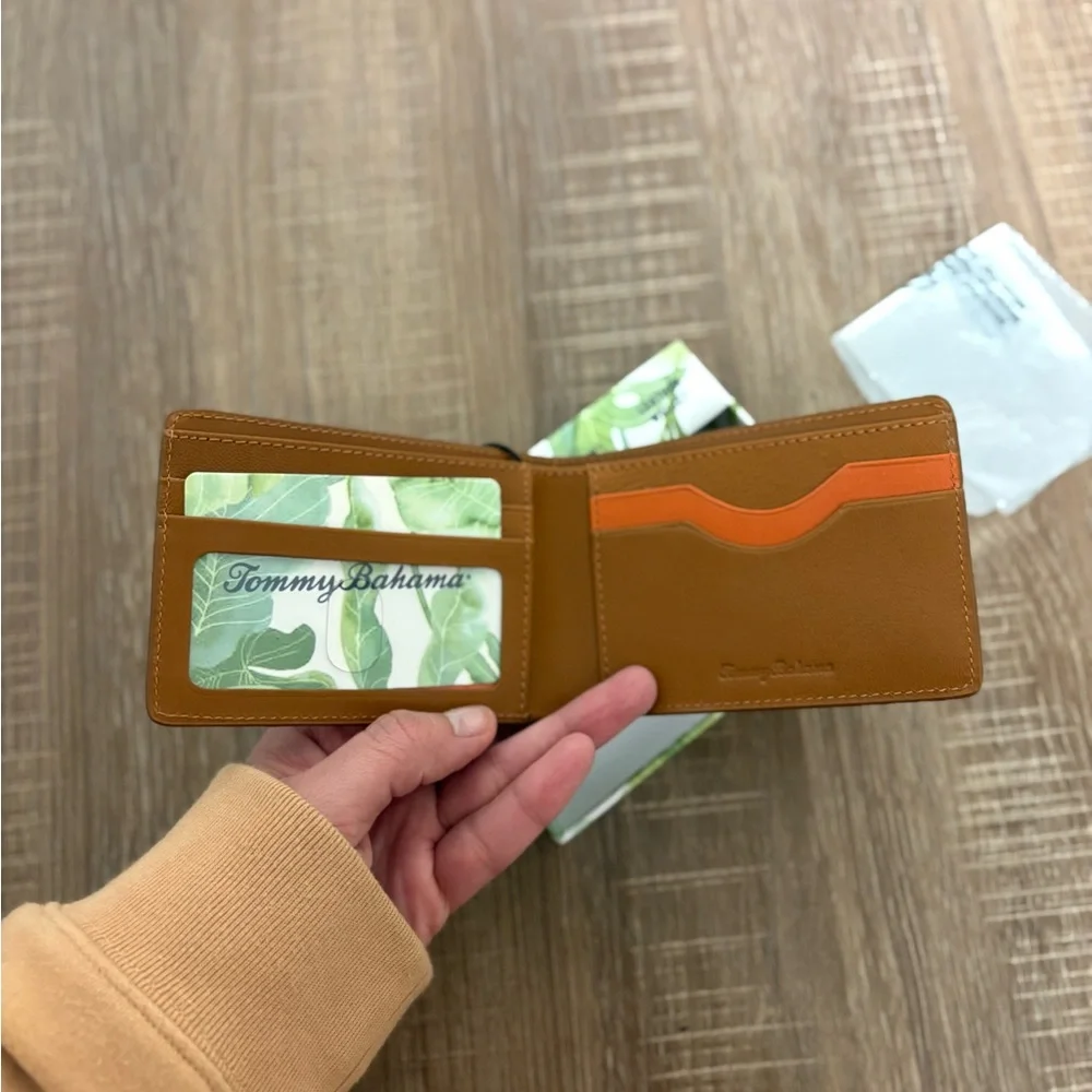 Tommy Bahama Men's Brown Leather Wallet NWT